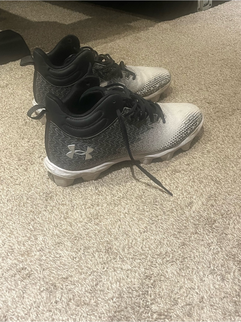 Under Armour football Black and White High-Top cleats